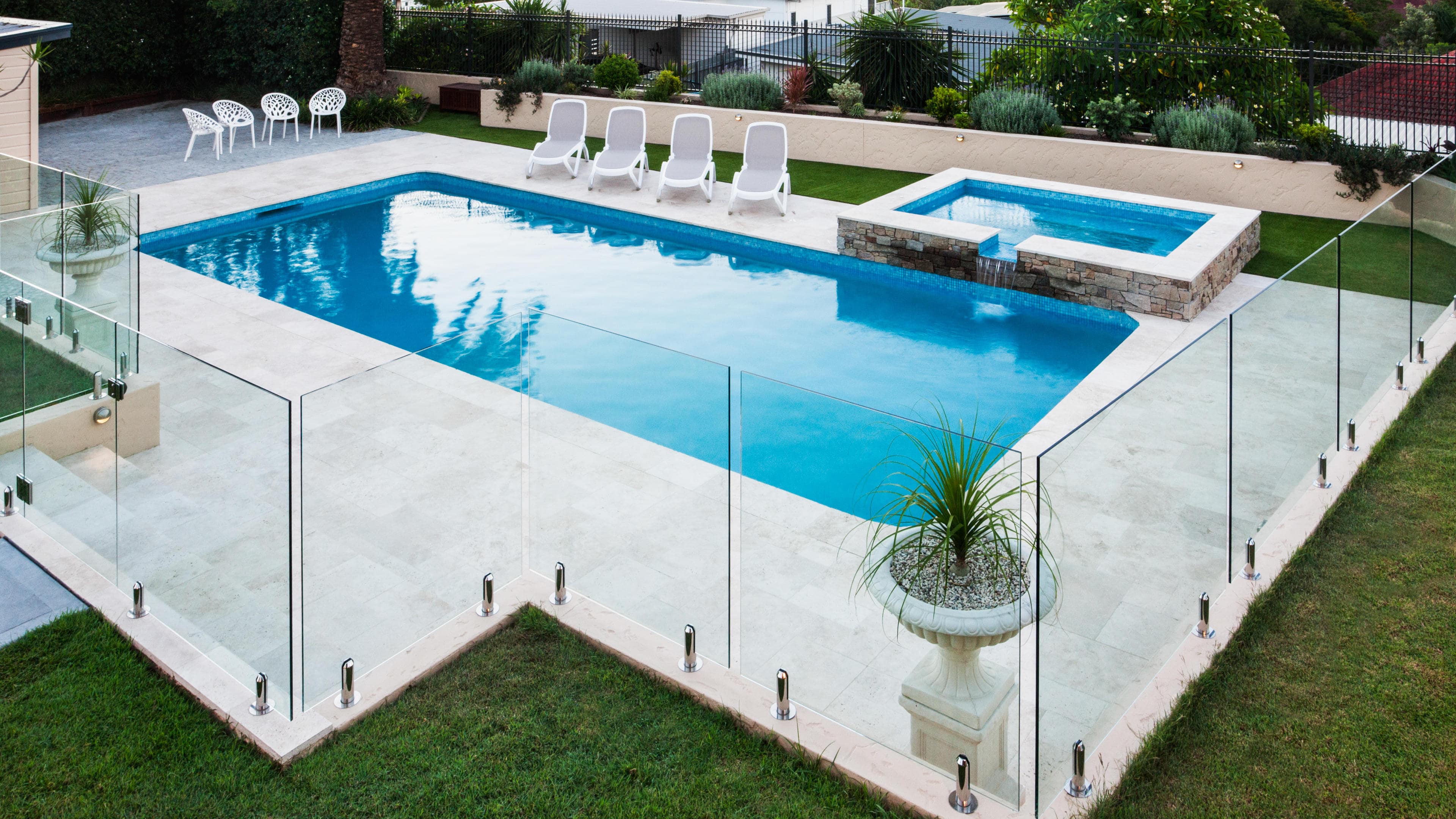 Pool-Fencing